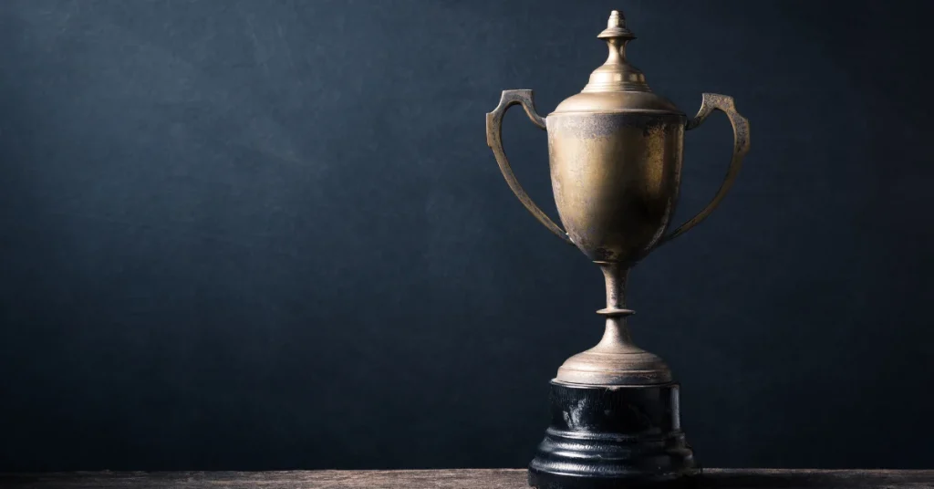 Trophée de cheerleading usée